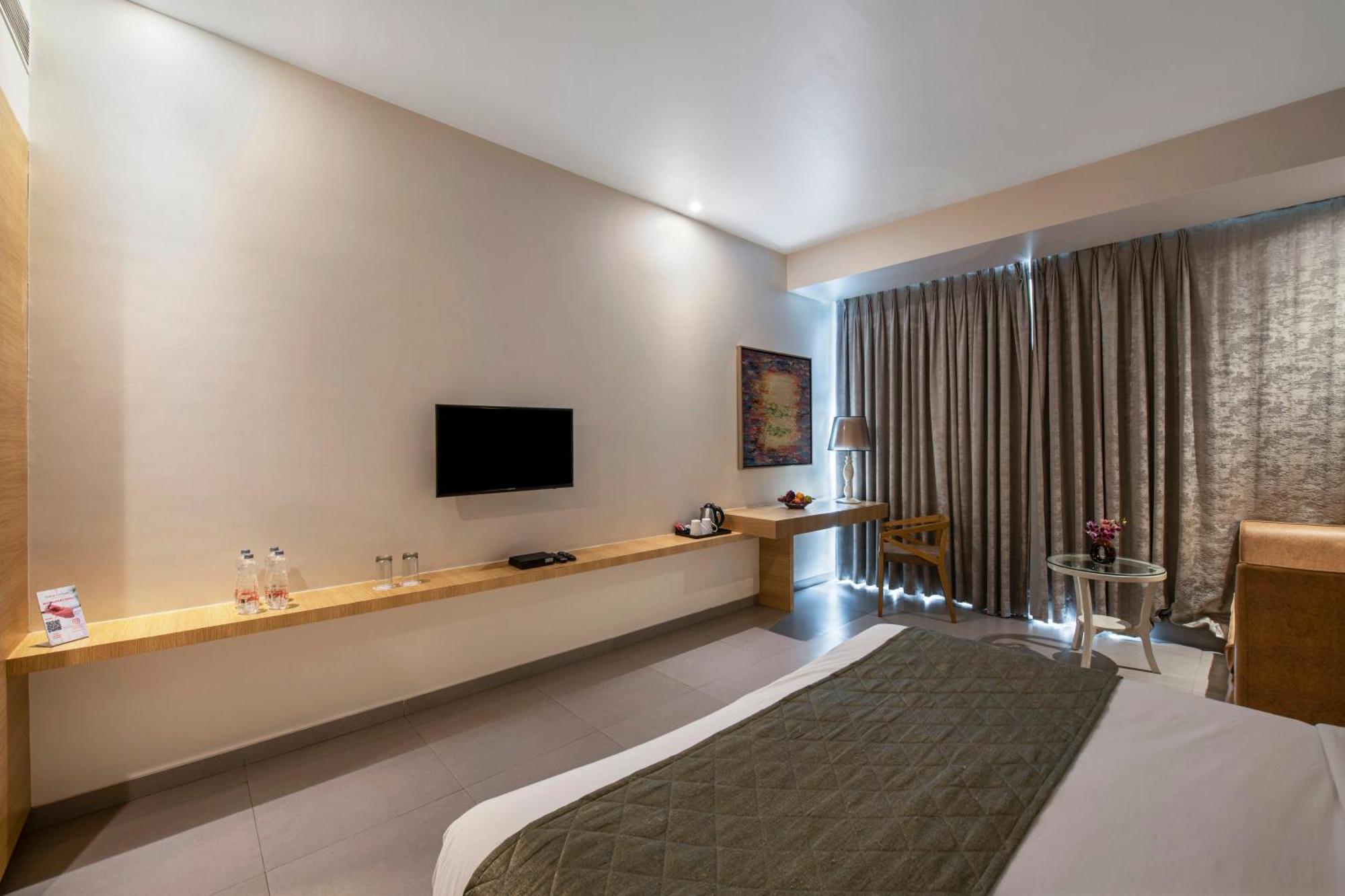 Hotel Satkar Grande Thane Buitenkant foto