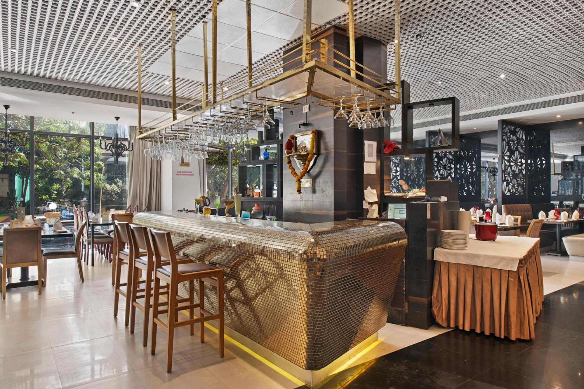 Hotel Satkar Grande Thane Buitenkant foto